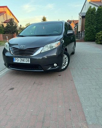 Toyota Sienna cena 55900 przebieg: 258930, rok produkcji 2011 z Konin małe 191